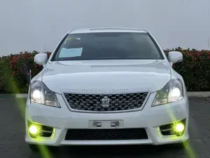 Toyota Crown 2012 White