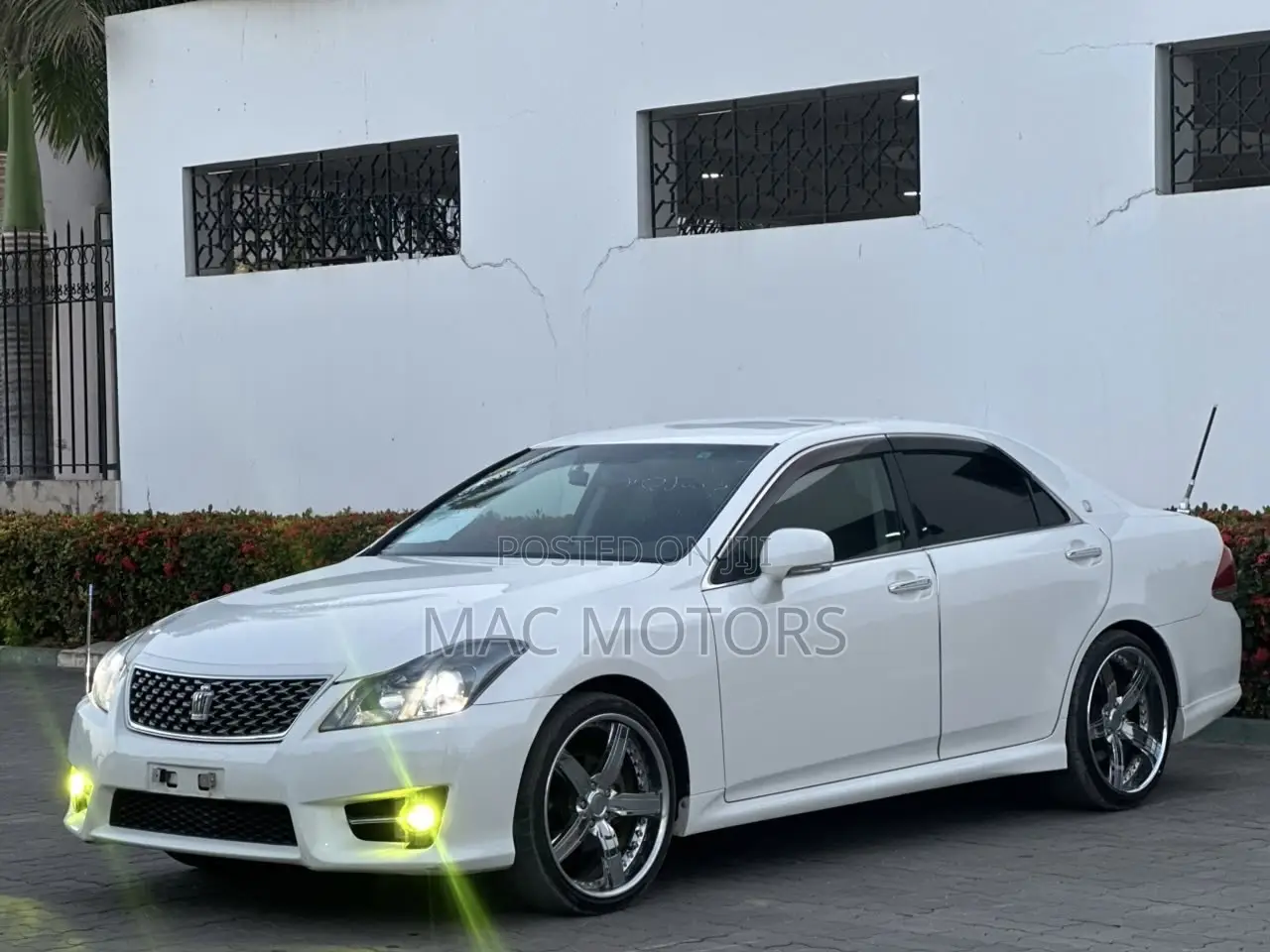 Toyota Crown 2012 White