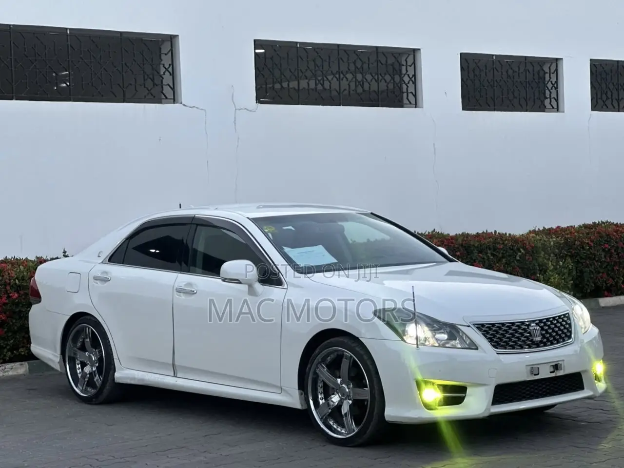 Toyota Crown 2012 White