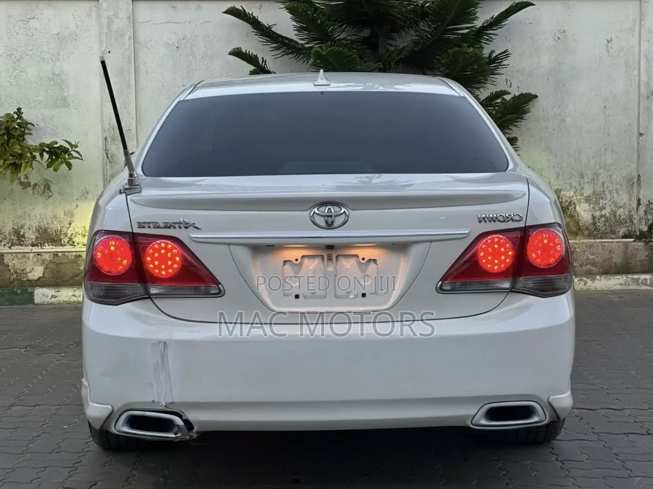 Toyota Crown 2012 White