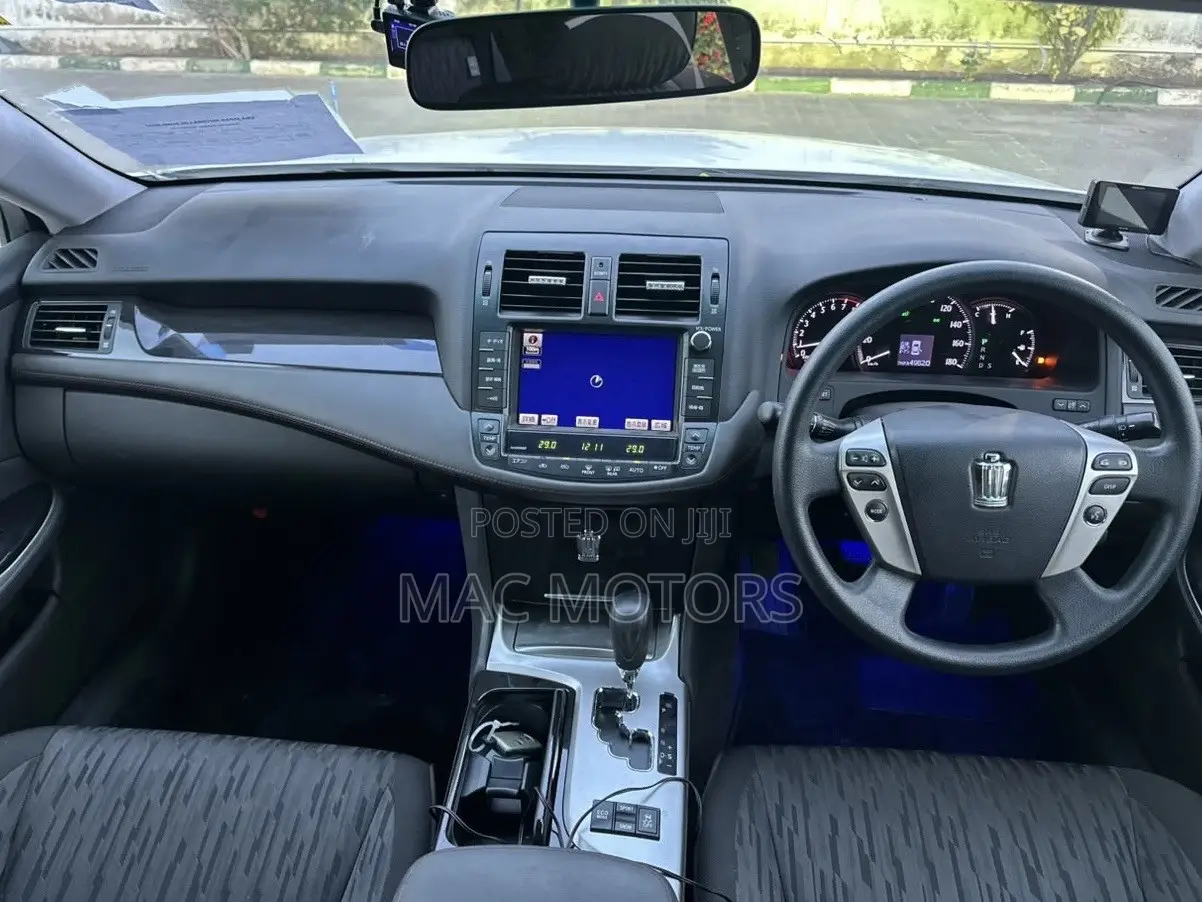 Toyota Crown 2012 White