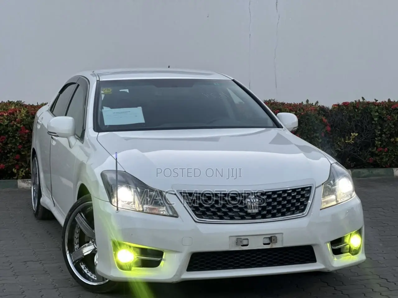 Toyota Crown 2012 White