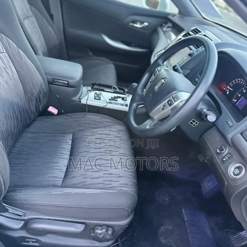 Toyota Crown 2012 White