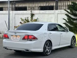 Toyota Crown 2012 White