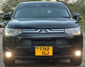 Mitsubishi Outlander 2012 Black