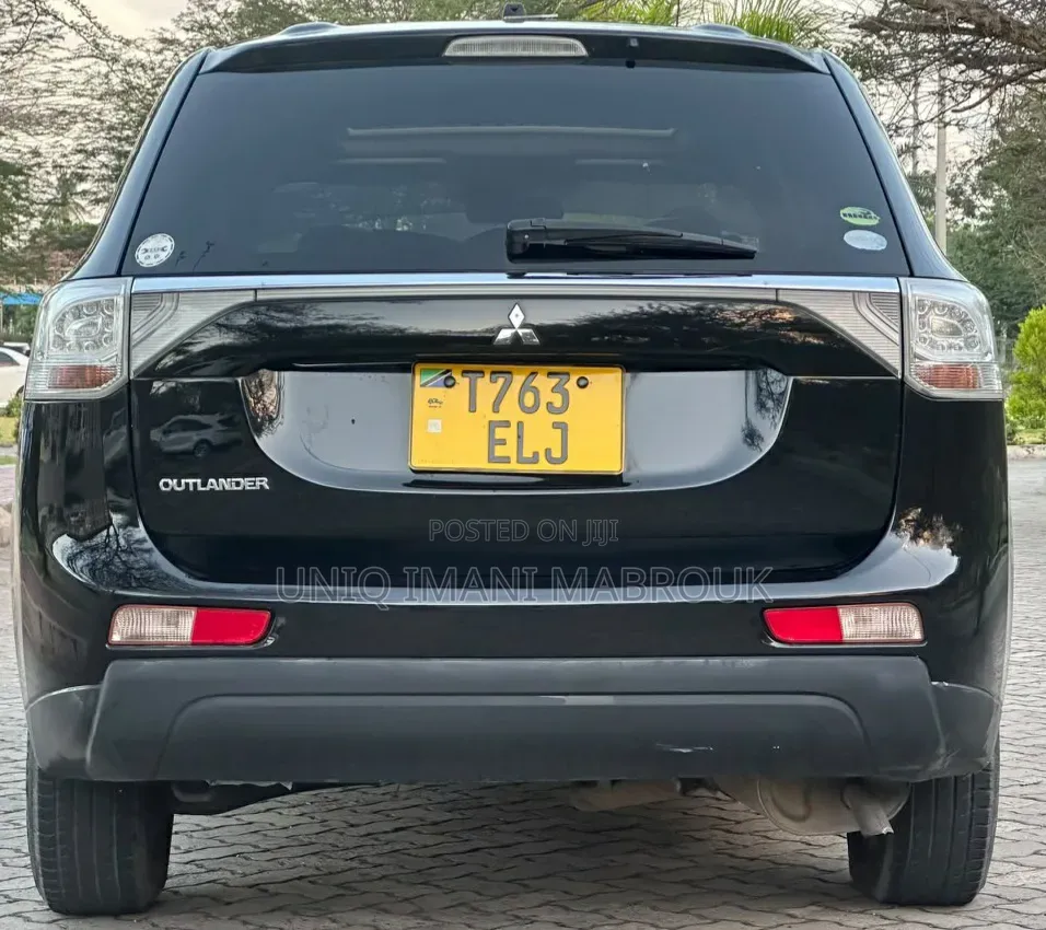 Mitsubishi Outlander 2012 Black
