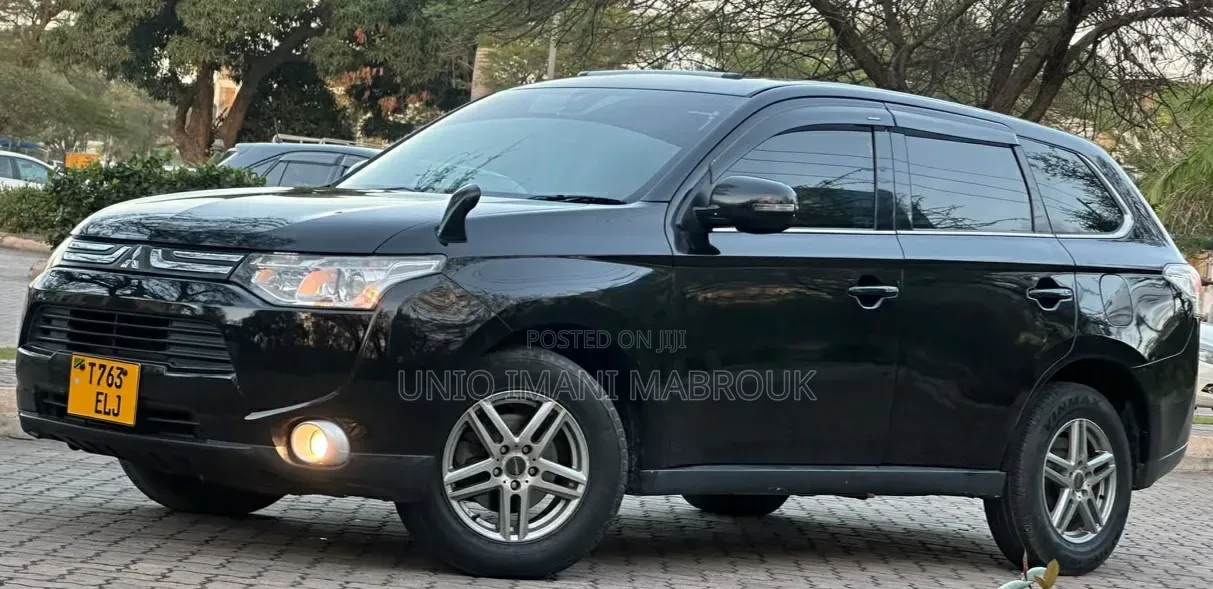 Mitsubishi Outlander 2012 Black