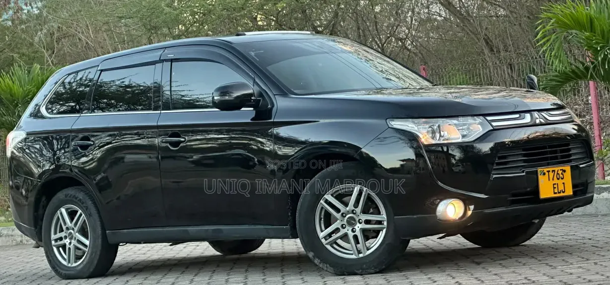 Mitsubishi Outlander 2012 Black