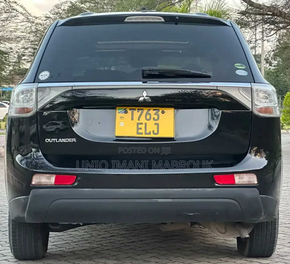 Mitsubishi Outlander 2012 Black