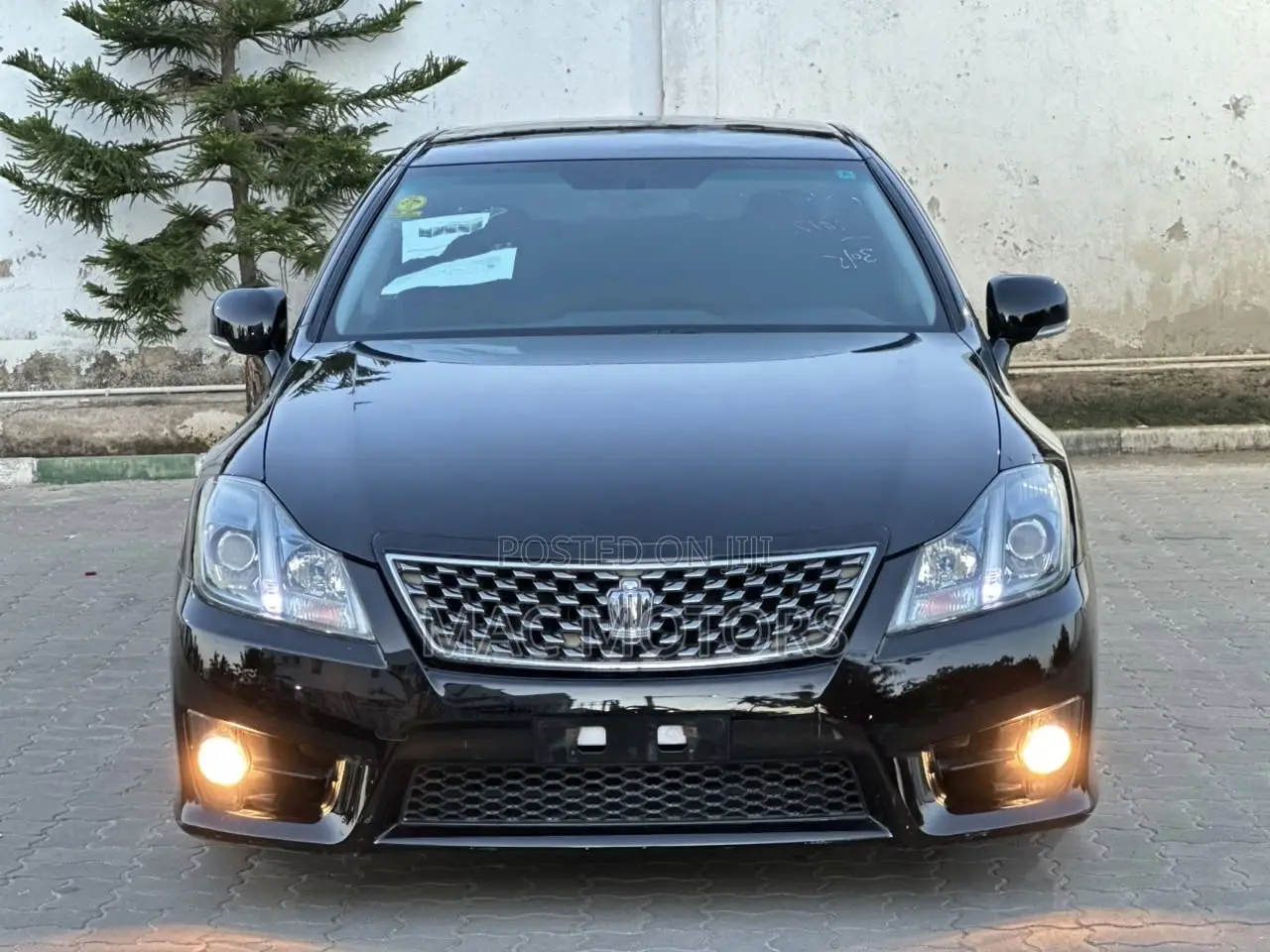 Toyota Crown 2012 Black