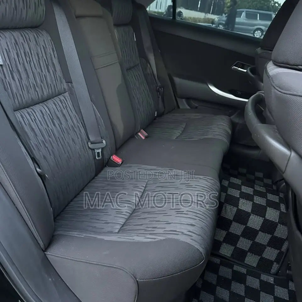 Toyota Crown 2012 Black