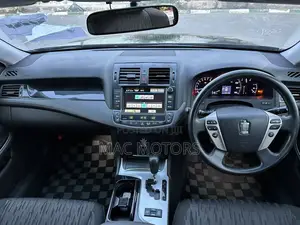 Toyota Crown 2012 Black