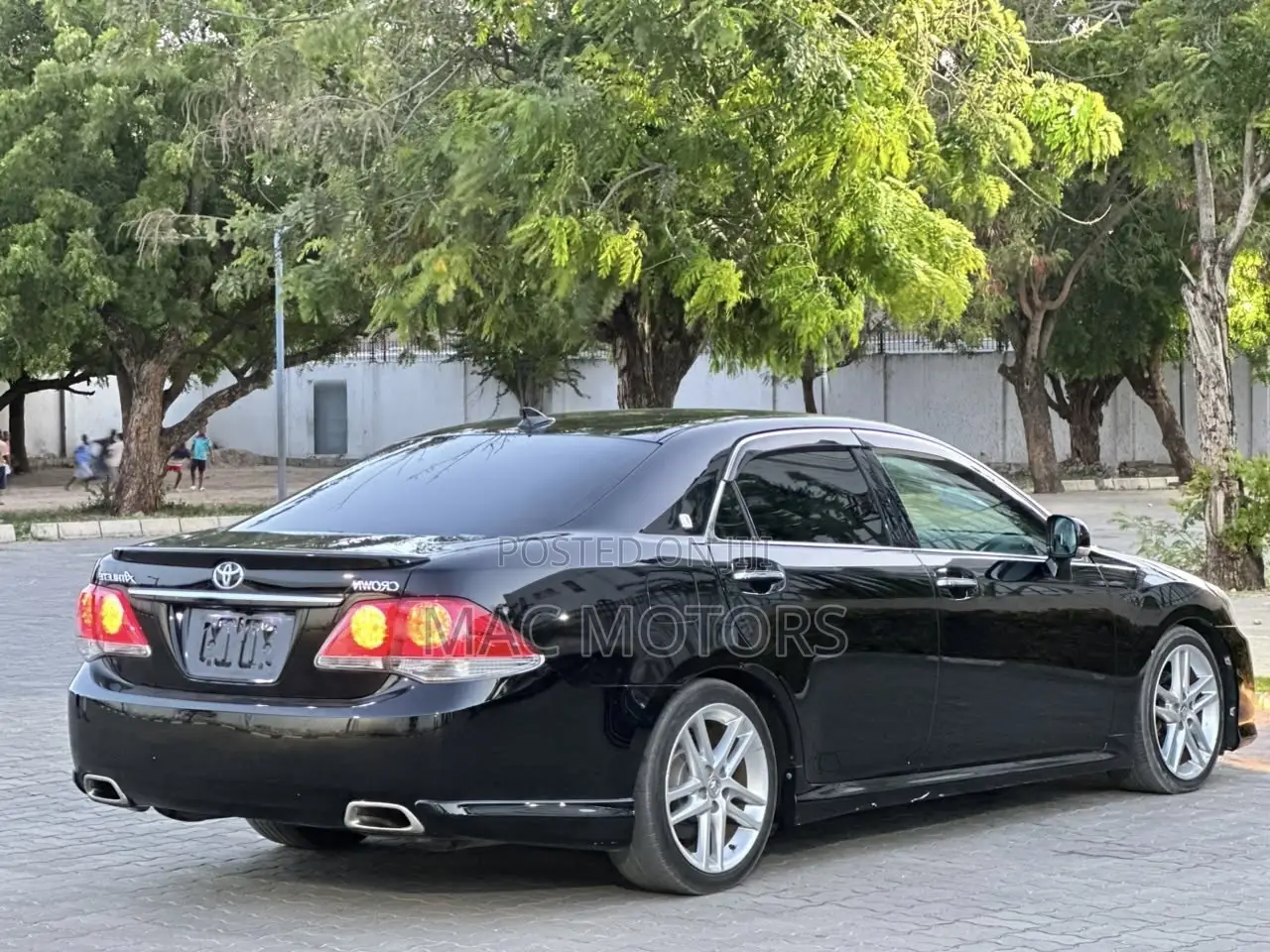 Toyota Crown 2012 Black
