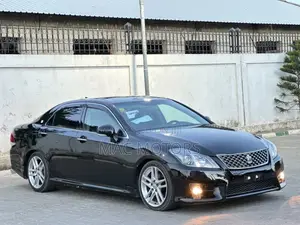 Toyota Crown 2012 Black