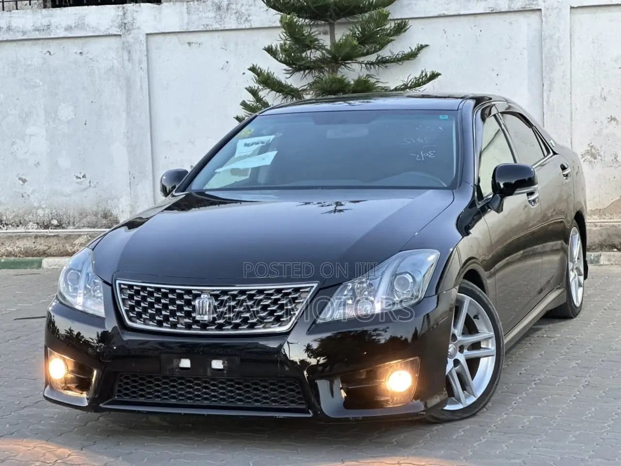 Toyota Crown 2012 Black