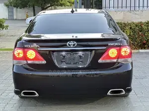 Toyota Crown 2012 Black