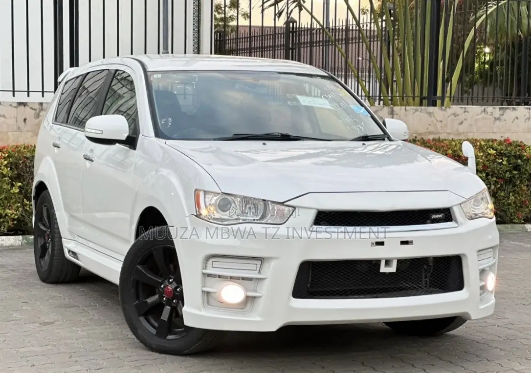 Mitsubishi Outlander 2011 White