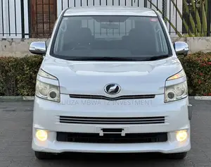 Toyota Noah 2009 White