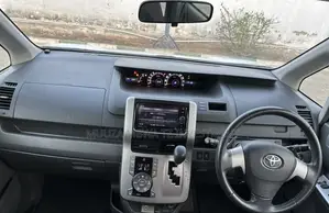 Toyota Noah 2009 White