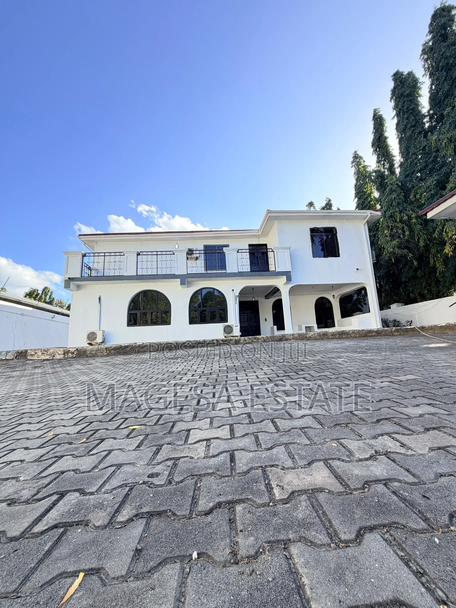 Office House for Rent Masaki