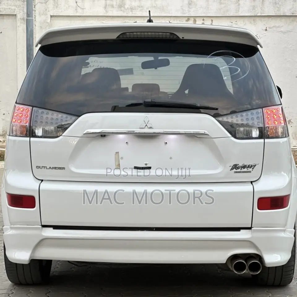 Mitsubishi Outlander 2011 White