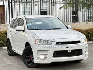 Mitsubishi Outlander 2011 White