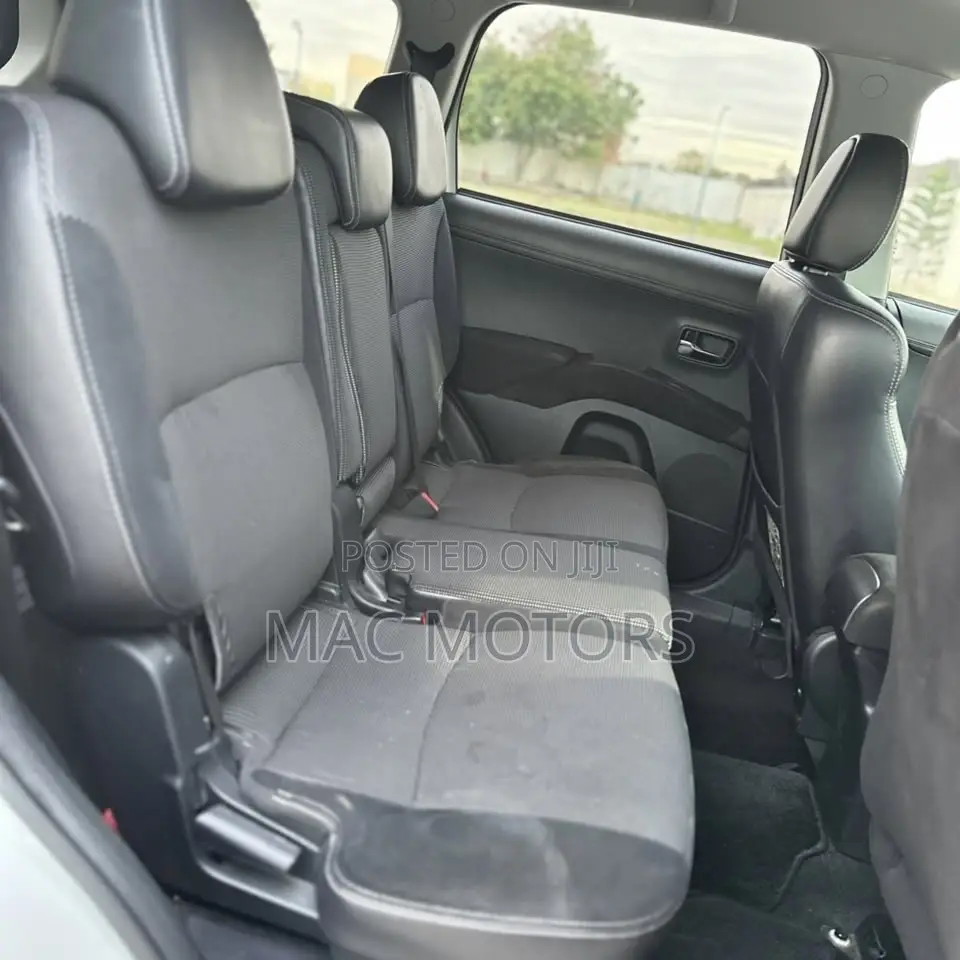 Mitsubishi Outlander 2011 White