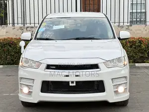 Mitsubishi Outlander 2011 White