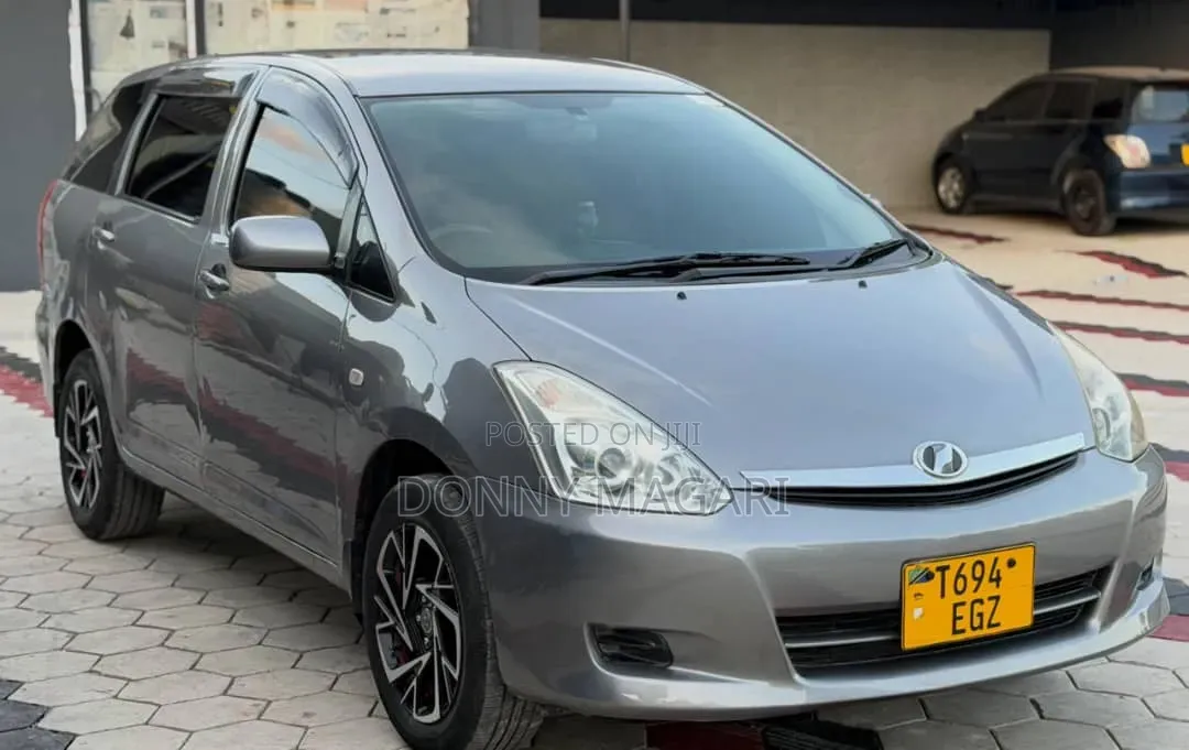Toyota Wish 2005 Gray
