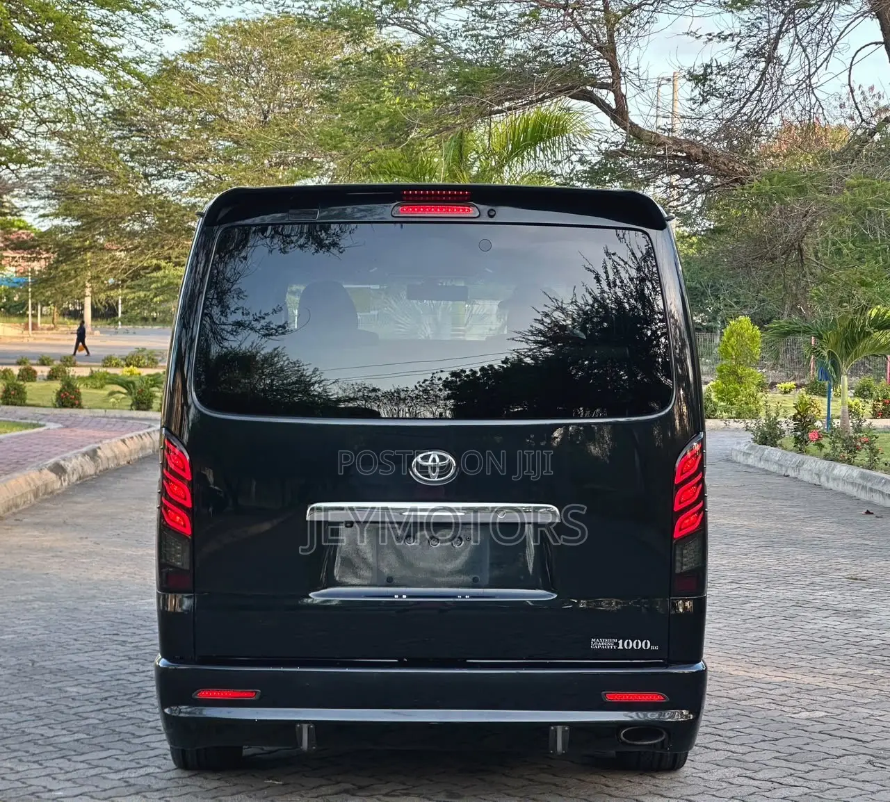 Toyota HiAce 2009 Black