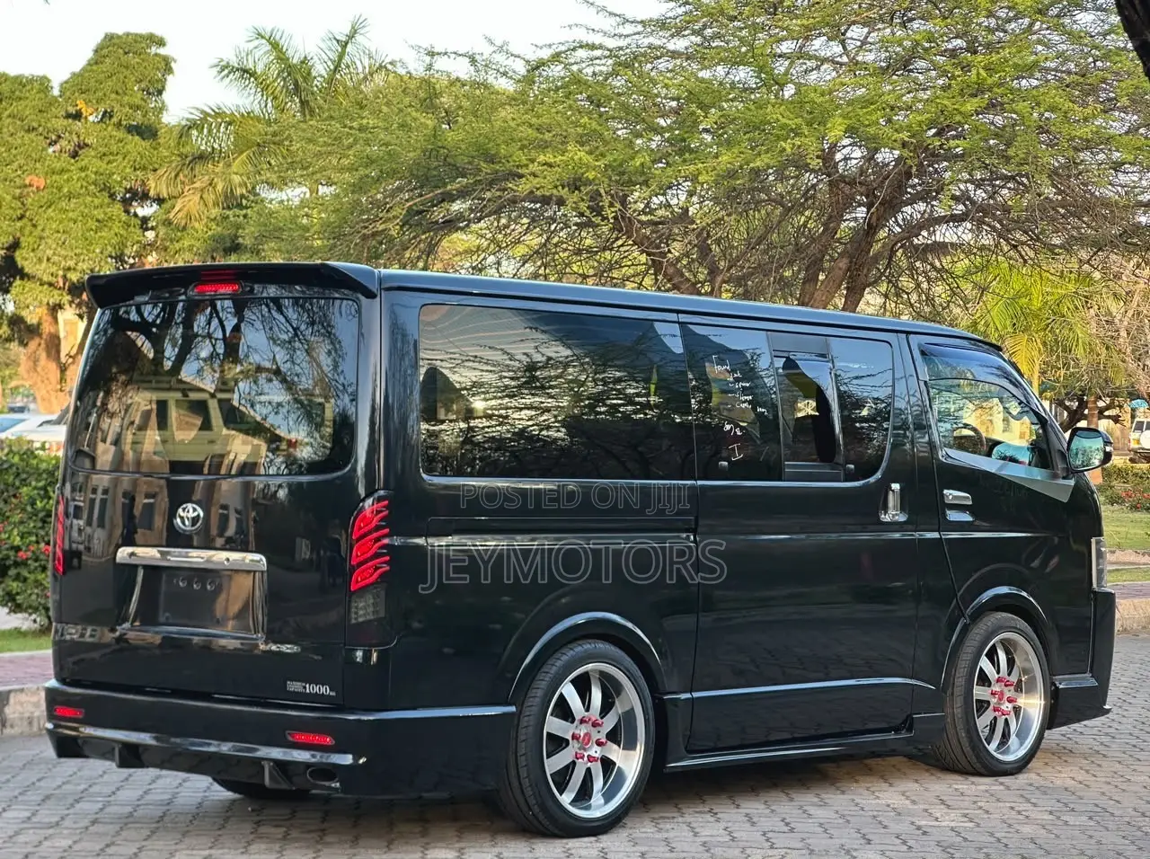 Toyota HiAce 2009 Black
