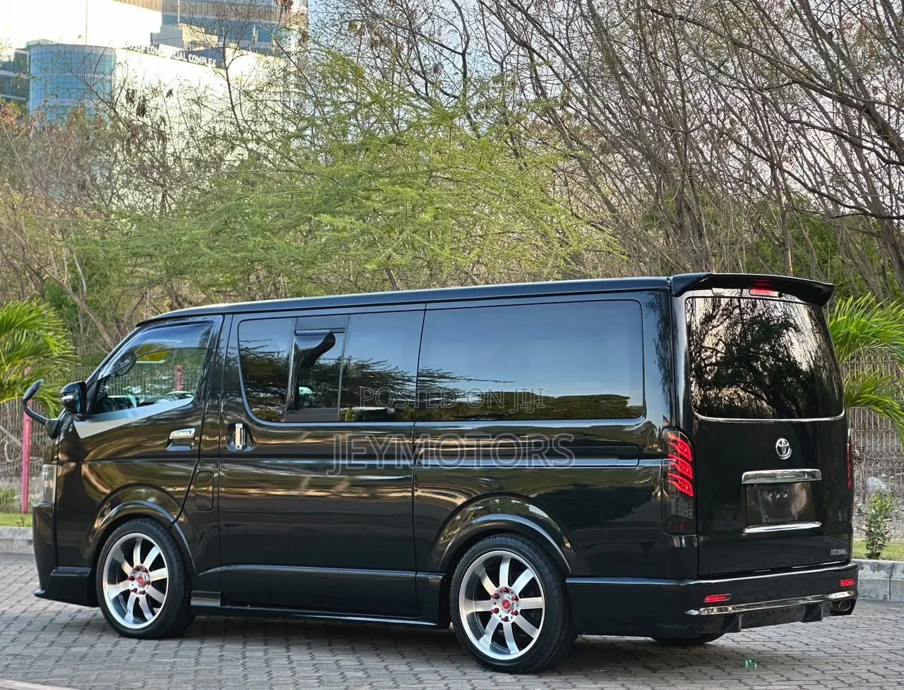 Toyota HiAce 2009 Black