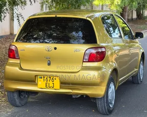 Toyota Vitz 2002 Gold