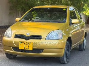 Toyota Vitz 2002 Gold