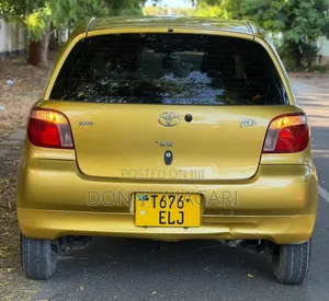 Toyota Vitz 2002 Gold