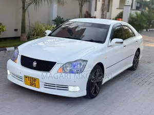 Toyota Crown Royale 2005 White