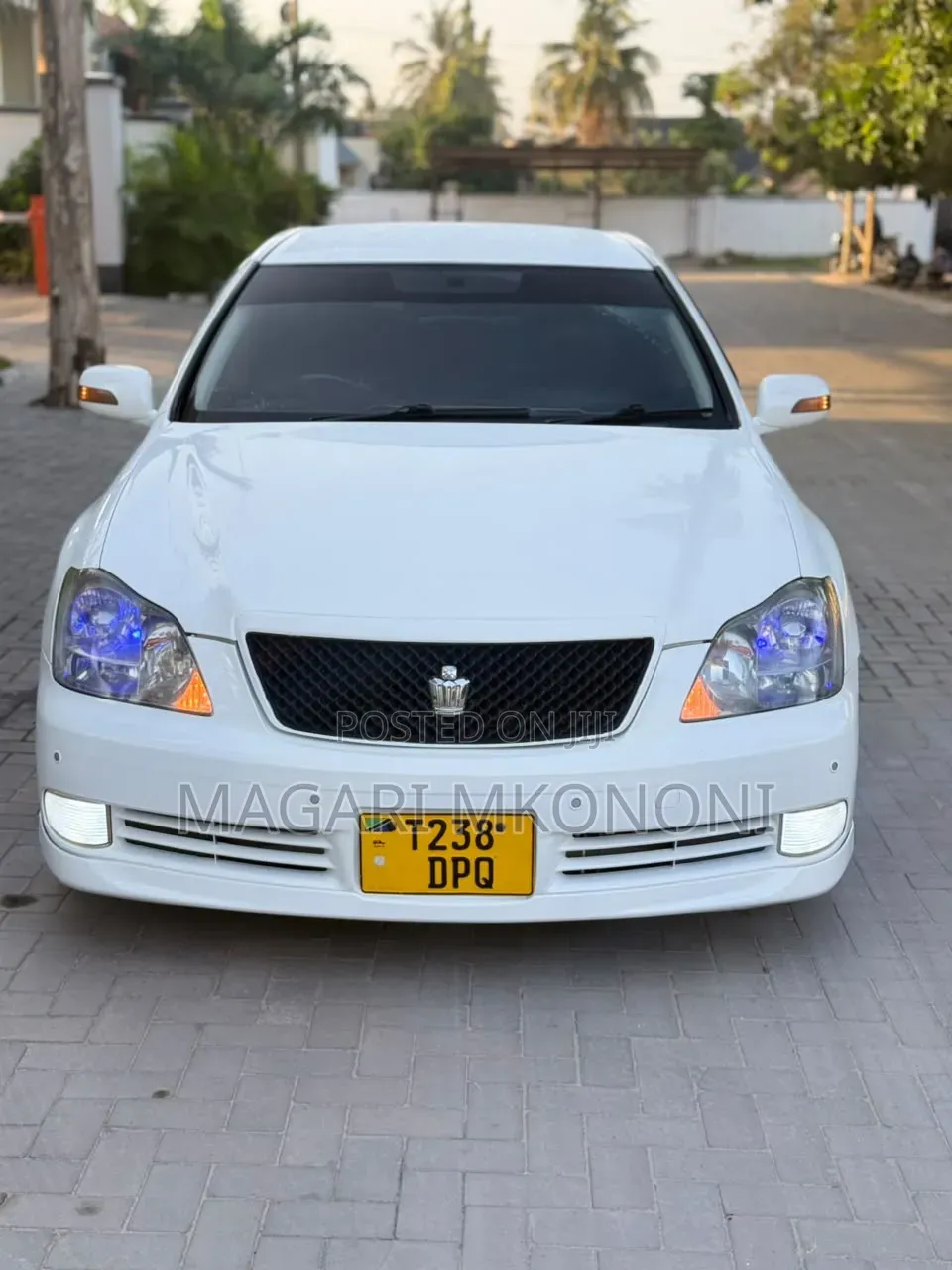 Toyota Crown Royale 2005 White