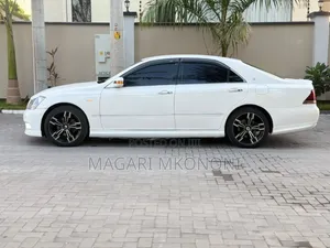 Toyota Crown Royale 2005 White