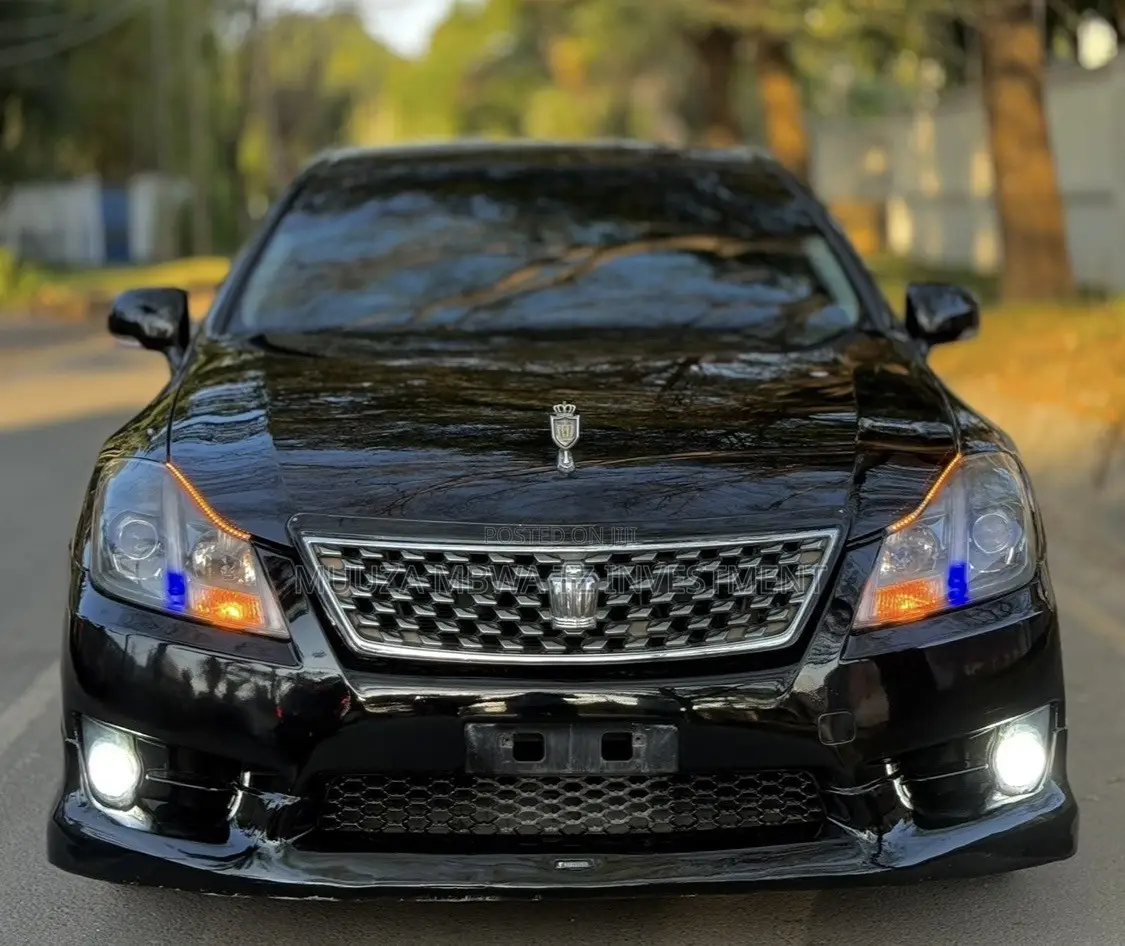 Toyota Crown 2011 Black