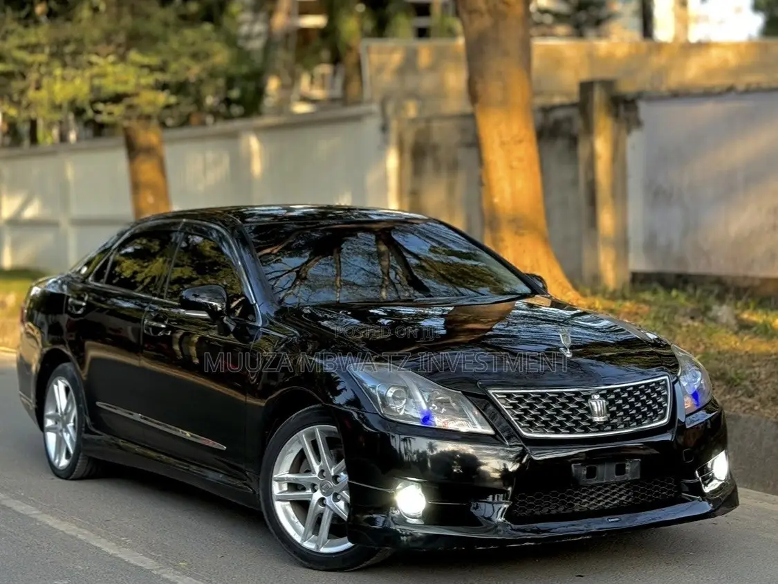 Toyota Crown 2011 Black