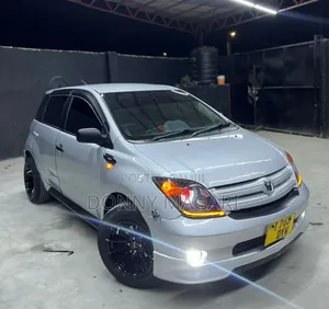 Toyota IST 2003 Silver