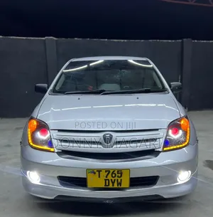 Toyota IST 2003 Silver
