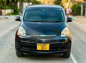 Toyota Ractis 2010 Black