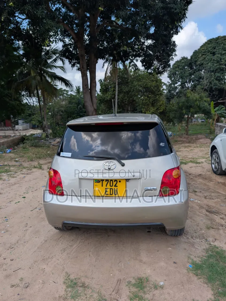 Toyota IST 2004 Silver