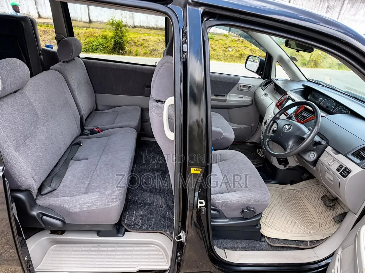Toyota Noah 2005 Black