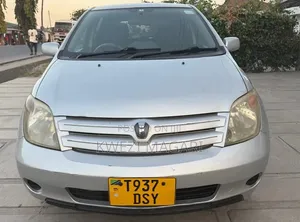 Toyota IST 2003 Silver