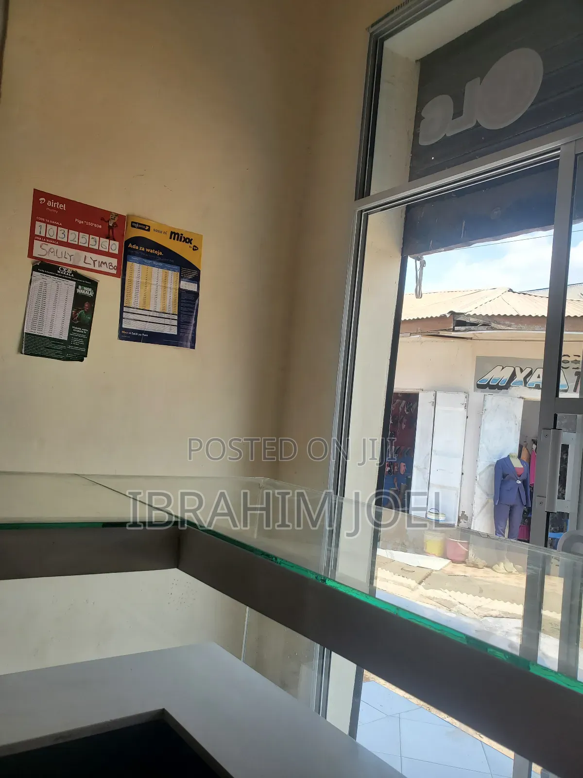 Fremu Inapangishwa Mbeya Mwanjelwa Inafaa Kwa Vipodozi,duka La Dawa
