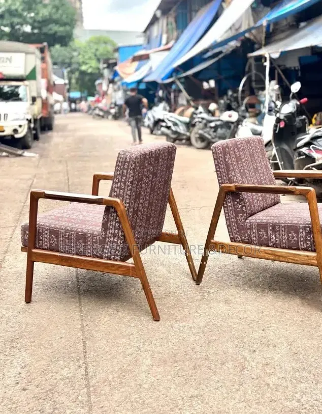Quality Arm Chair With Mtiki.