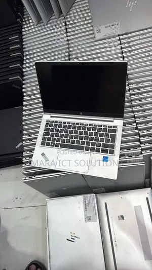 Laptop HP EliteBook 830 G8 8GB Intel Core i5 SSD 256GB