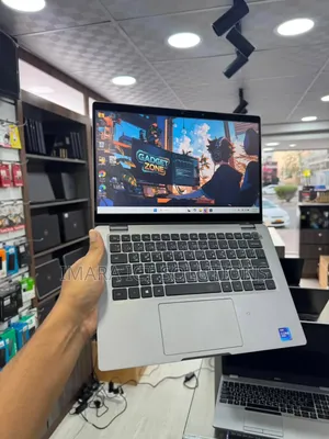 Laptop Dell Latitude 5320 2-in-1 16GB Intel Core i7 SSD 256GB